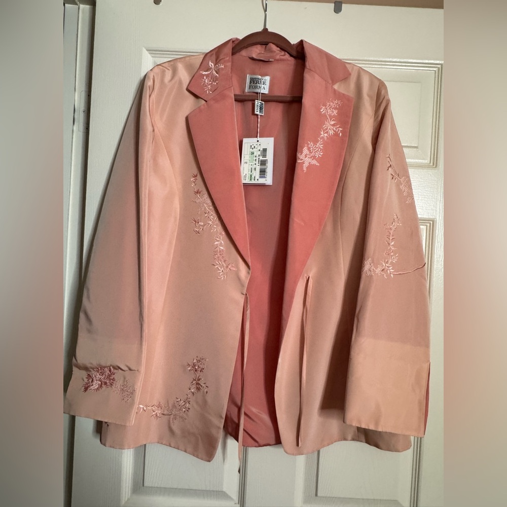 Vintage new Gianfranco Ferre Pink Embroidered Women's Jacket. Made in Italy. - Picture 1 of 10